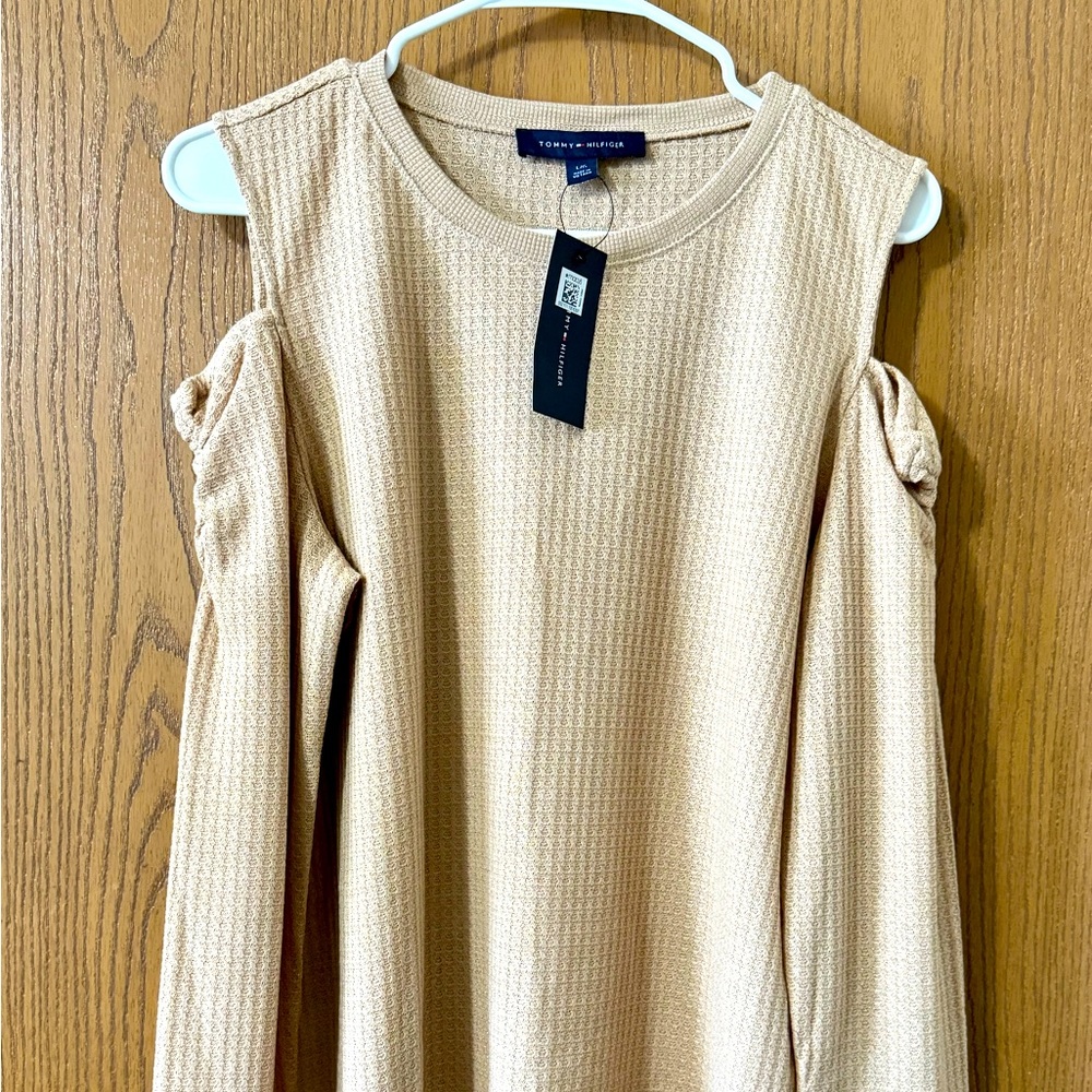 Tommy Hilfiger Metallic Waffled Cold-Shoulder Shirt Camel Brown